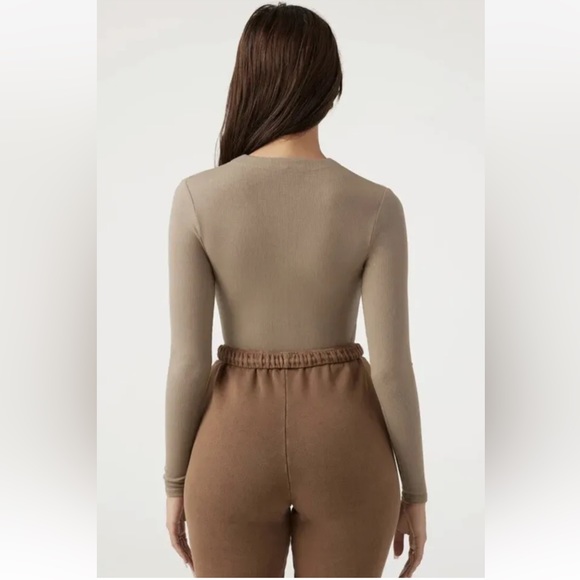 *SOLD* Joah Brown invisible zip long sleeve top s/m small medium taupe beige - Picture 3 of 5